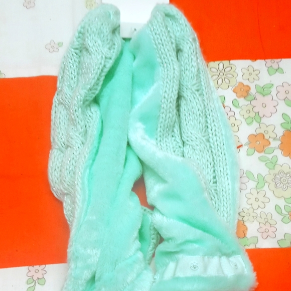 Bundle - Fashion Loop Scarce - Pair Of Ear Grips - Girls Earmuffs - Picture 3 of 7